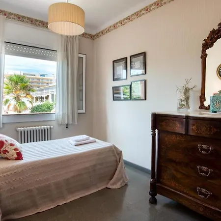 Casa Familiar Con Jardin Privado Holiday home Malgrat de Mar