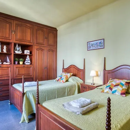 Holiday home Casa Familiar Con Jardin Privado