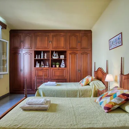 Casa Familiar Con Jardin Privado Holiday home