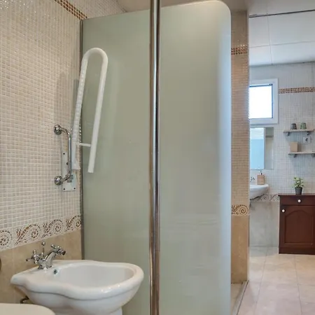 Holiday home Casa Familiar Con Jardin Privado *