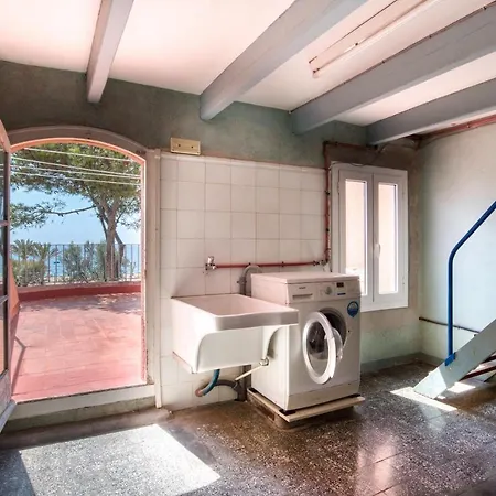 Casa Familiar Con Jardin Privado
