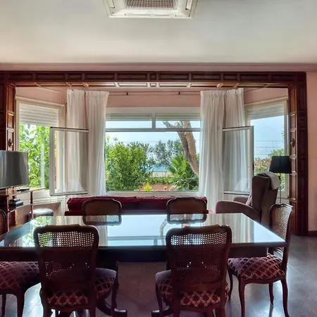 Casa Familiar Con Jardin Privado Holiday home Malgrat de Mar